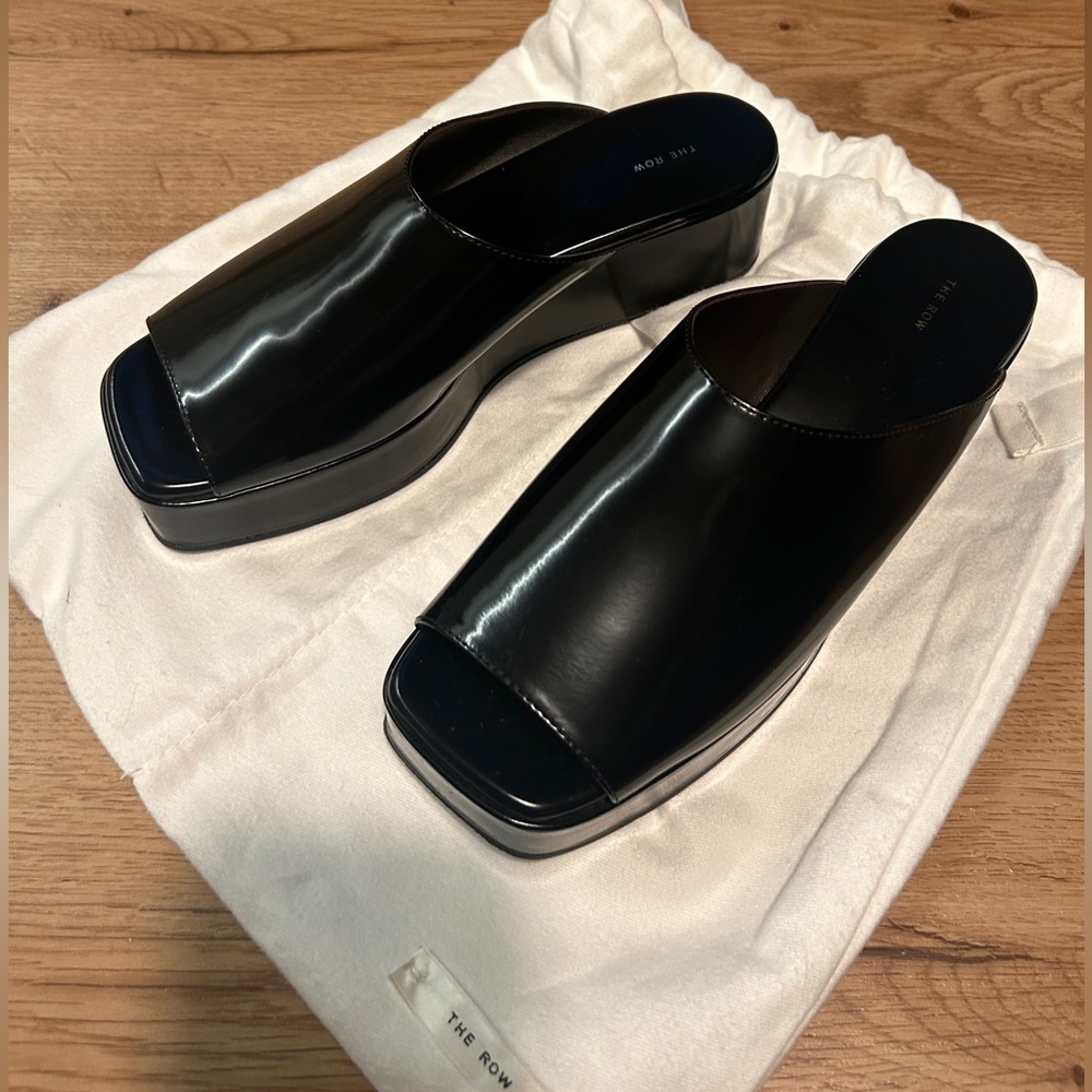 The Row Emi flatform sandal/mule, size EU37 or US7